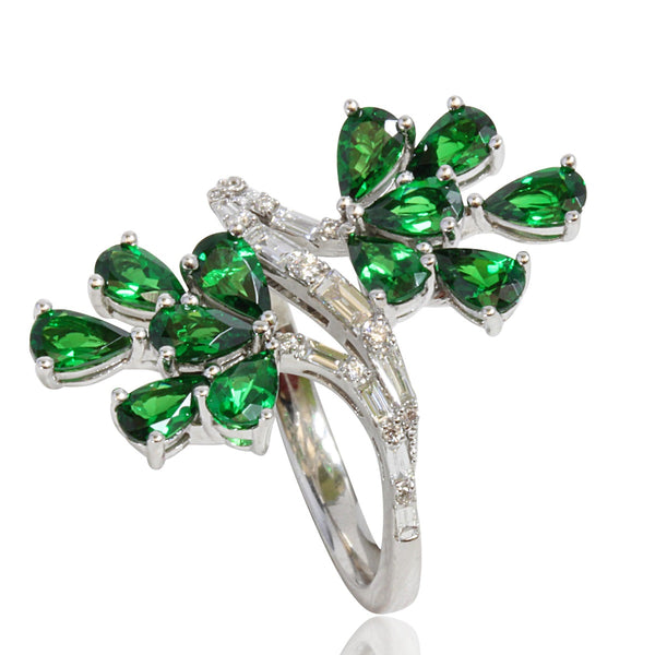 14k Gold Pear Shape Tsavorite & Diamond Ring