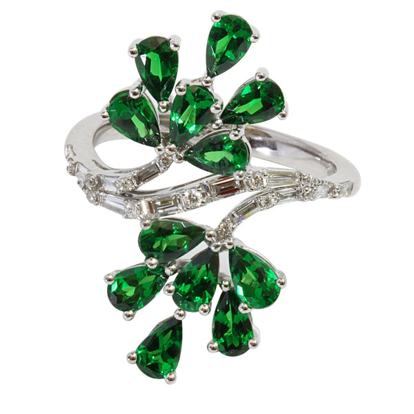 14k Gold Pear Shape Tsavorite & Diamond Ring