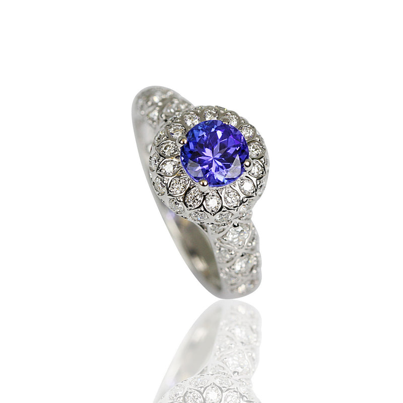 14k Gold Tanzanite & Diamond Ring