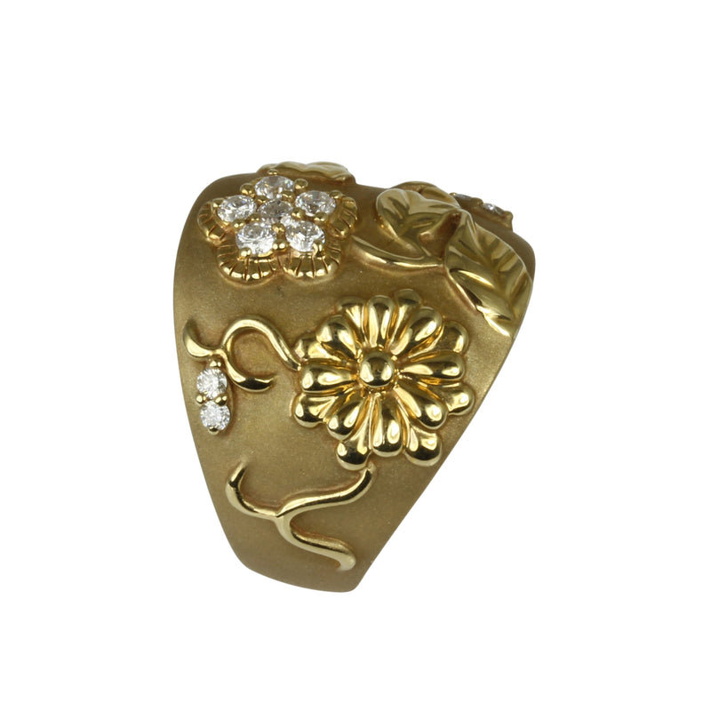 18k Gold Diamond Floral Pattern Ring